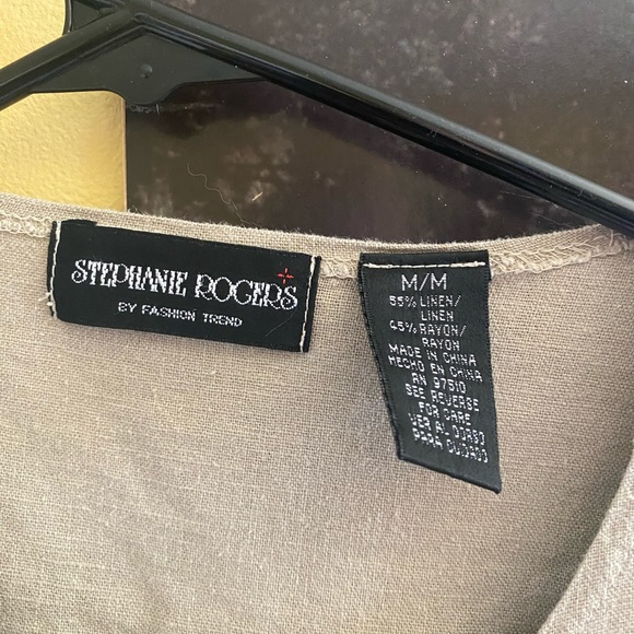 flower embroidered button up - Picture 2 of 3